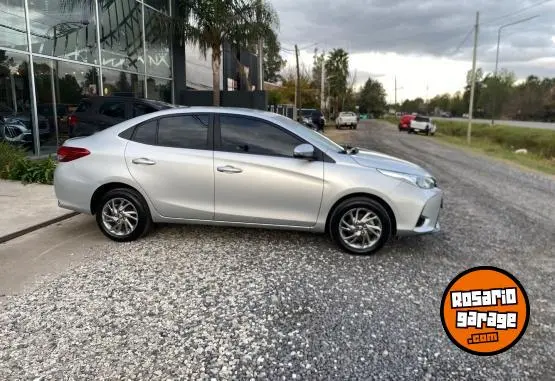 Toyota Yaris Xls 1.5 Mt 4 Ptas  2022 - foto 4