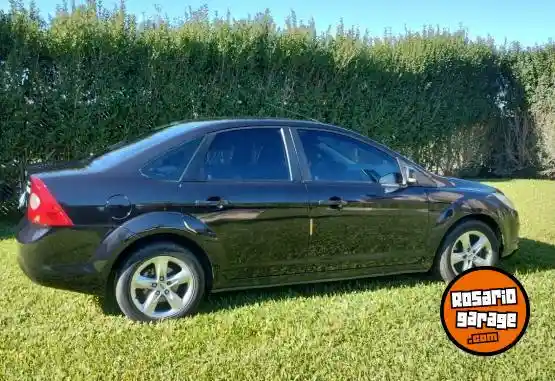 Ford Focus  2010 - foto 2