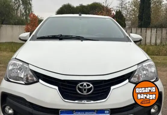Toyota Etios Platinum 2017 - foto 1