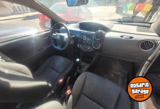 Toyota Etios  2014 - foto 5