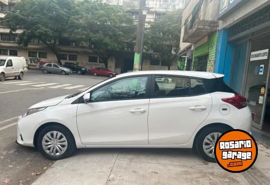 Toyota Yaris Xs Cvt  2025 - foto 2
