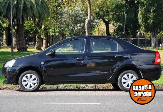 Toyota Etios X Sedan  2015 - foto 4