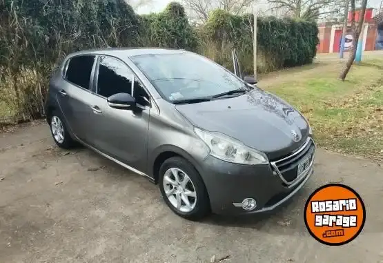 Peugeot 208 Allure 1.5Touchscreen  2014 - foto 1