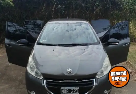 Peugeot 208 Allure 1.5Touchscreen  2014 - foto 2