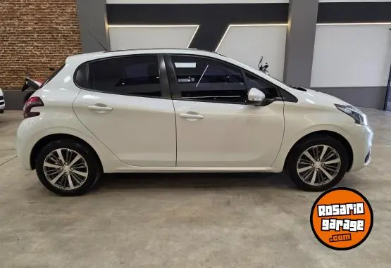 Peugeot 208 Feline 1.6L Mt 5P  2020 - foto 5