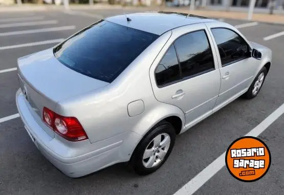 Volkswagen Bora  2011 - foto 1