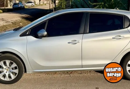 Peugeot 208 Active  2014 - foto 3