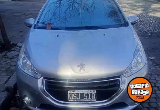 Peugeot 208 Allure Touchrcreen  2014 - foto 1