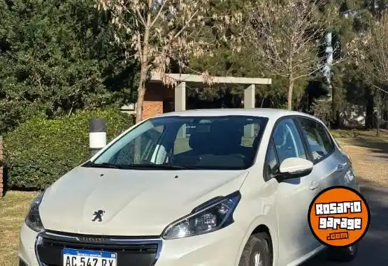 Peugeot 208 Allure  2018 - foto 1