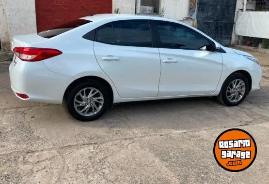 Toyota Yaris 1.5 Xls Cvt L/22  2022 - foto 2