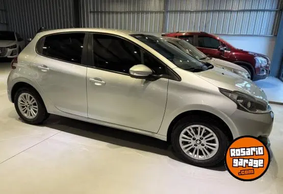 Peugeot 208 Allure 2018 - foto 1