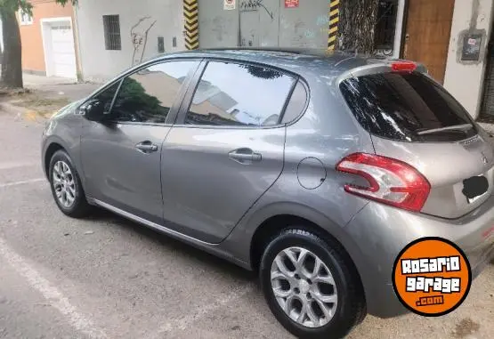 Peugeot 208 Allure Touchscreen 2015 - foto 1