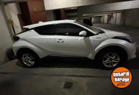 Toyota Ch-R 1.8 Hybrid  2022 - foto 2
