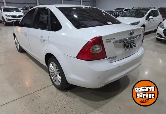 Ford Focus Ghia  2010 - foto 2