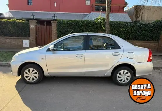 Toyota Etios  2017 - foto 2