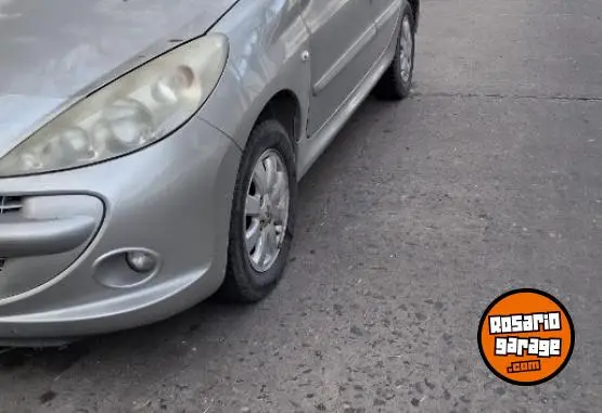 Peugeot 207  2011 - foto 1