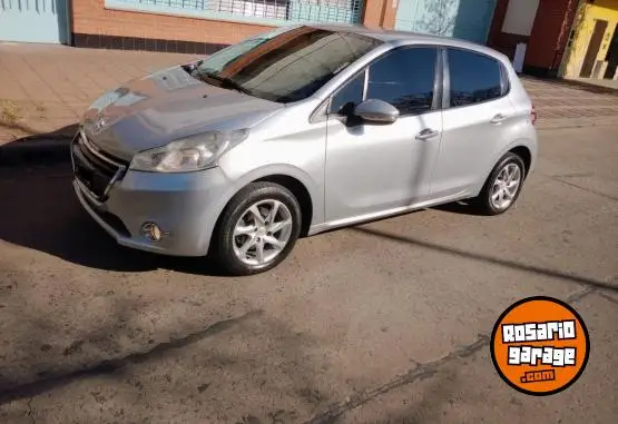 Peugeot 208 Allure Plus Touchcree  2013 - foto 1
