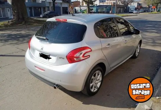Peugeot 208 Allure Plus Touchcree  2013 - foto 2