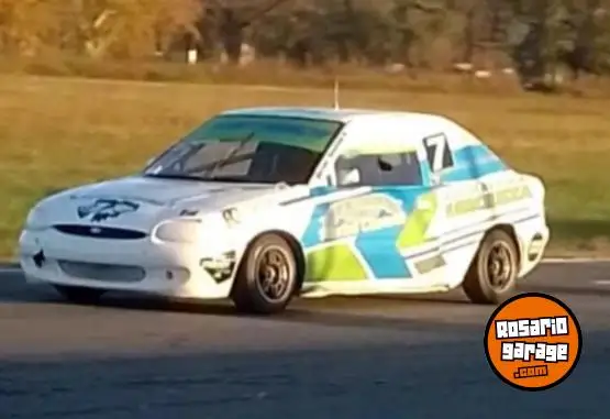 Ford Escort Coupe  1998 - foto 1
