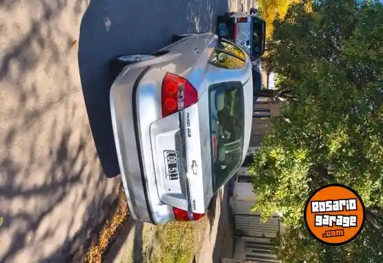 Chevrolet Aveo  2012 - foto 3