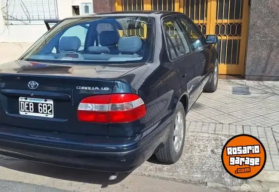 Toyota Corolla 1.8  2000 - foto 1