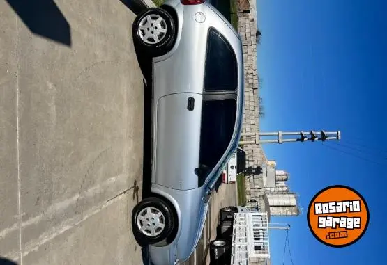 Chevrolet Corsa 3 Puertas  2011 - foto 2