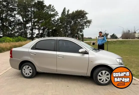 Toyota Etios 1.5 4P Xs  2016 - foto 2