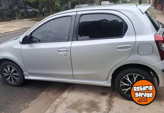 Toyota Etios 1.5  Xls 5 Puertas  2022 - foto 3