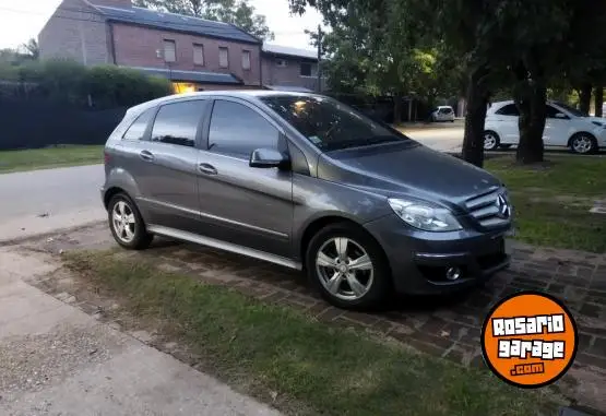 Mercedes-Benz B180  2010 - foto 1