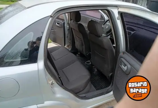 Chevrolet 2010. 2  2010 - foto 1