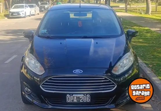 Ford Fiesta Kinect Se Plus.  2015 - foto 2