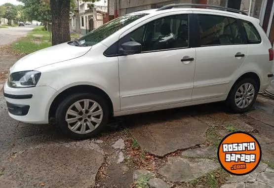 Volkswagen Suran 1.6 Nafta  2012 - foto 2