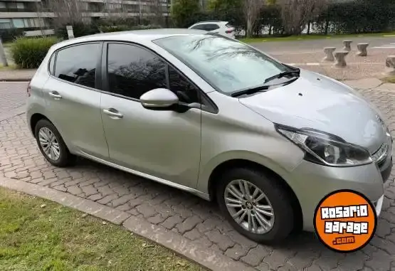 Peugeot 208 Allure  2018 - foto 1