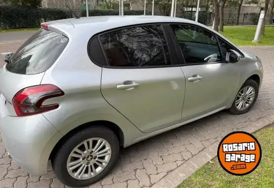 Peugeot 208 Allure  2018 - foto 2