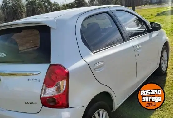 Toyota Etios 2016 - foto 1