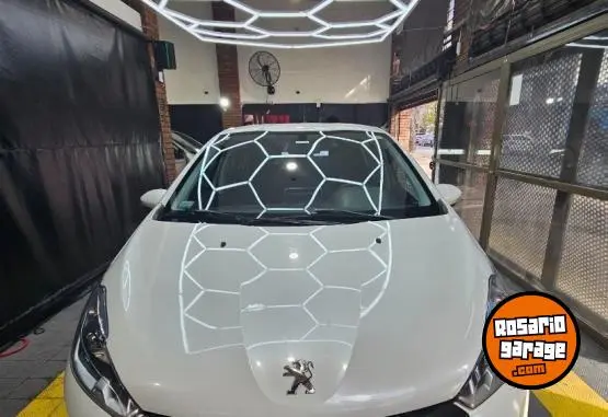 Peugeot 208 Allure  2019 - foto 1