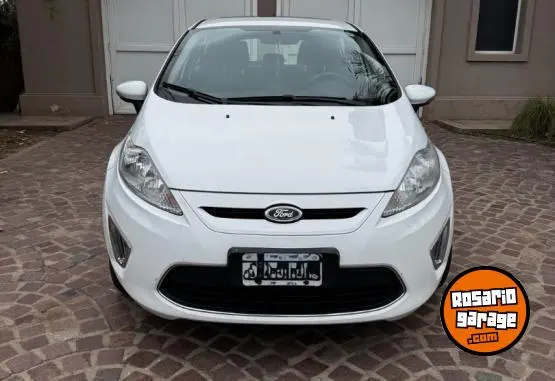 Ford Fiesta Kinetic Titanium 2011 - foto 1