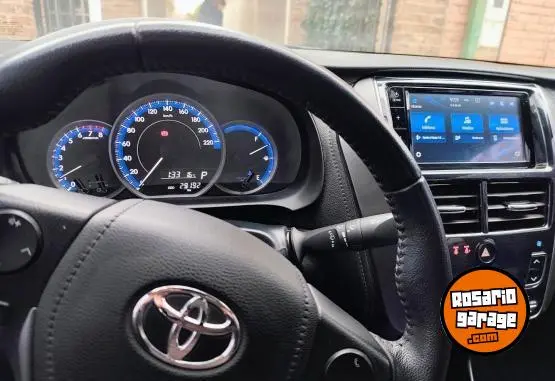 Toyota Yaris Xls Cvt Sedan  2022 - foto 2