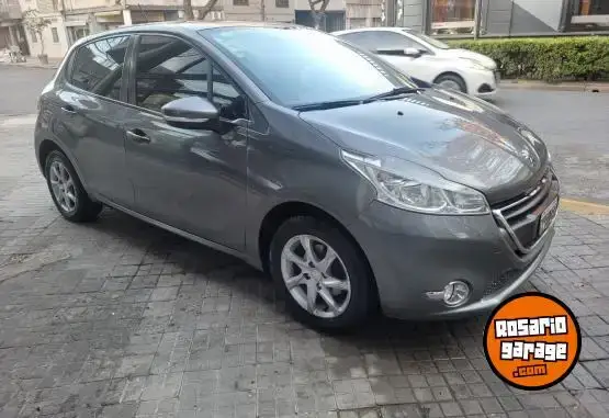 Peugeot 208 Allure 1.5  2014 - foto 1