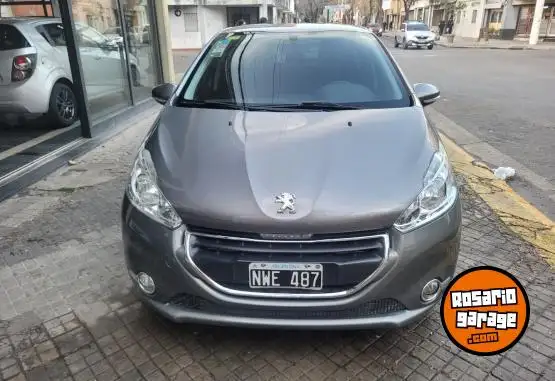 Peugeot 208 Allure 1.5  2014 - foto 2