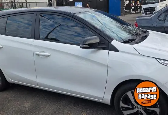 Toyota Yaris 5 Puertas Xls Pack  2022 - foto 3