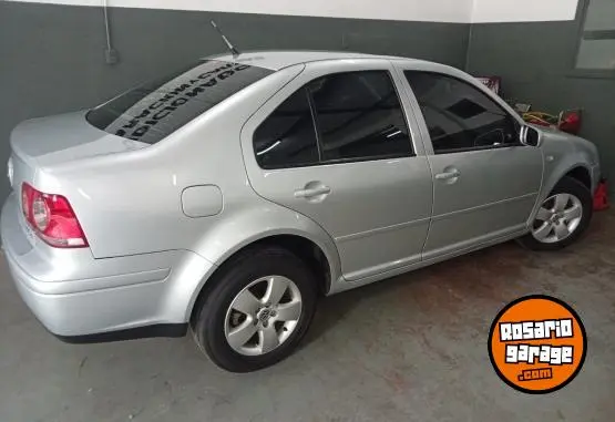 Volkswagen Bora 1.9 Tdi  2010 - foto 1