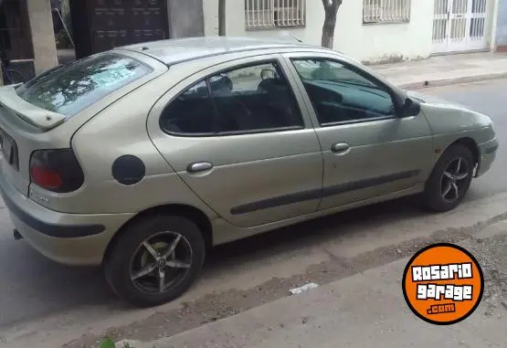 Renault Megane 1999 - foto 1
