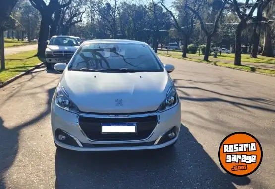 Peugeot 208 Feline  2017 - foto 1