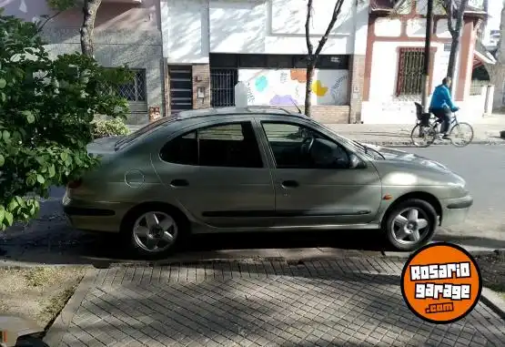 Renault Megane 8V  2000 - foto 1