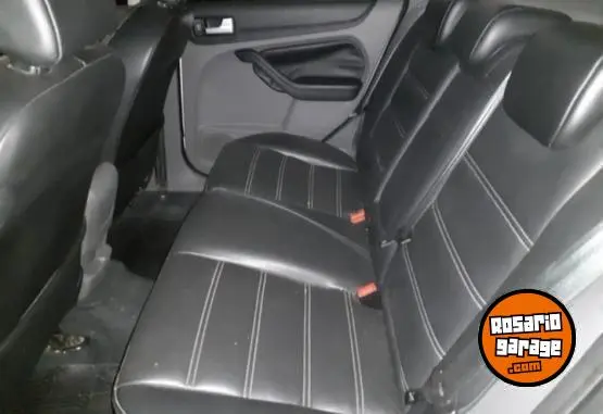 Ford Focus  2010 - foto 2