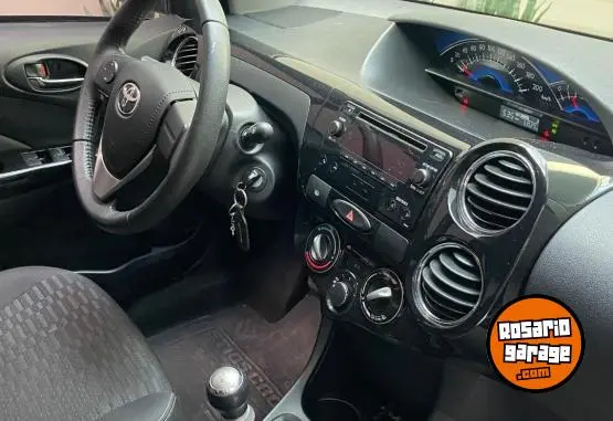 Toyota Etios Cross  2016 - foto 3