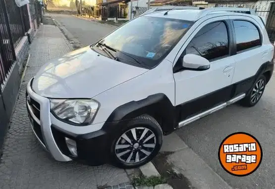 Toyota Etios Cross  2015 - foto 1