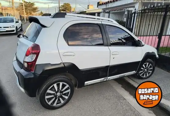 Toyota Etios Cross  2015 - foto 4