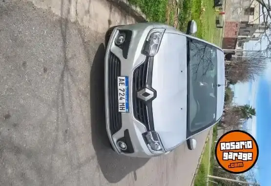 Renault Logan  2021 - foto 1